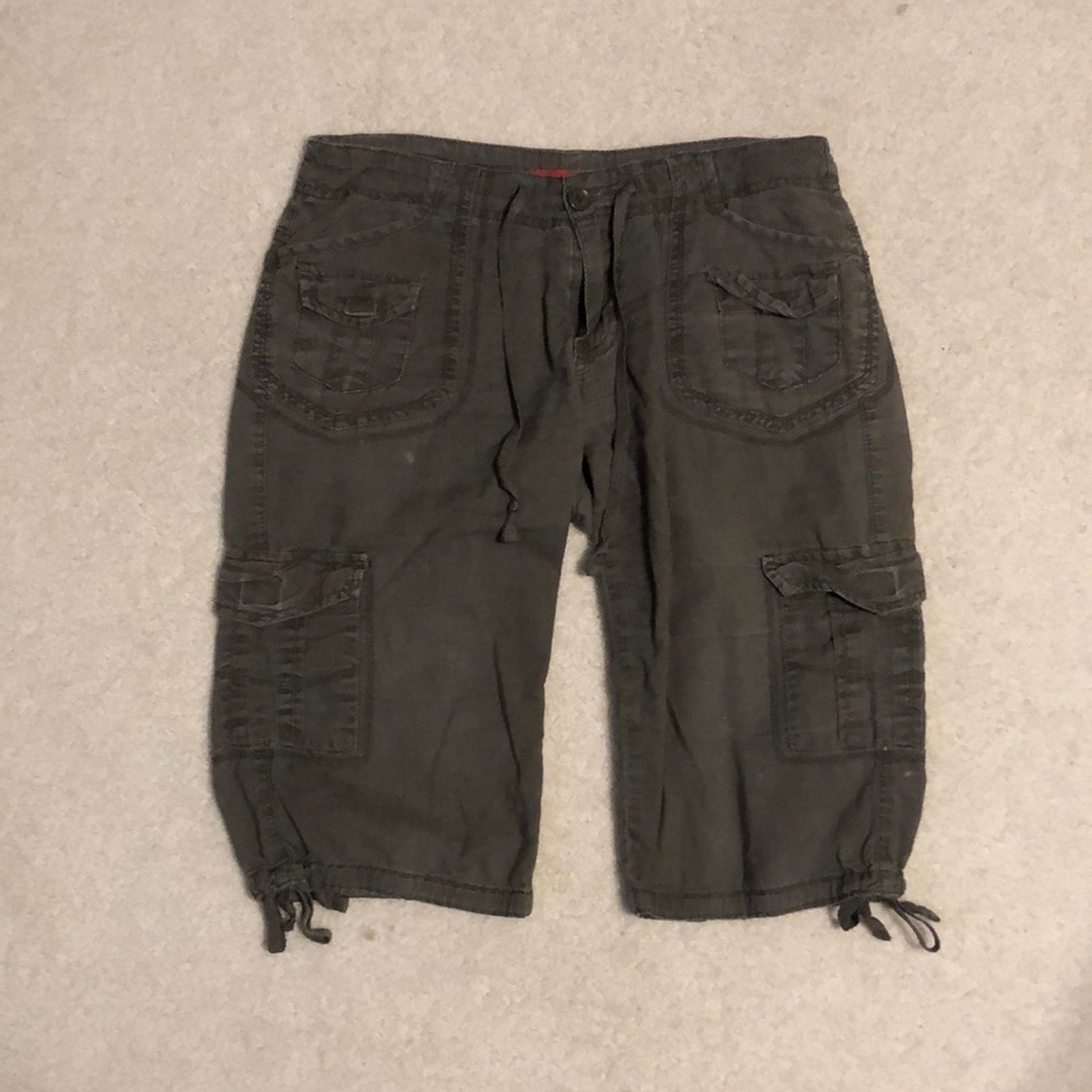 Unionbay cargo shorts.